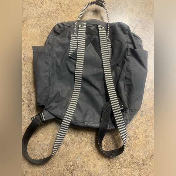 KÅNKEN Backpack - Picture 2 of 3